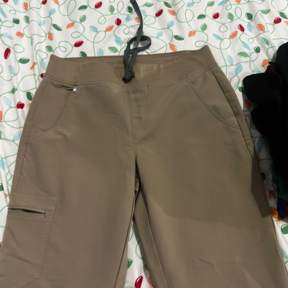 4 pair of Figs/Jaanau women’s scrub pants!  4 PAIRS!